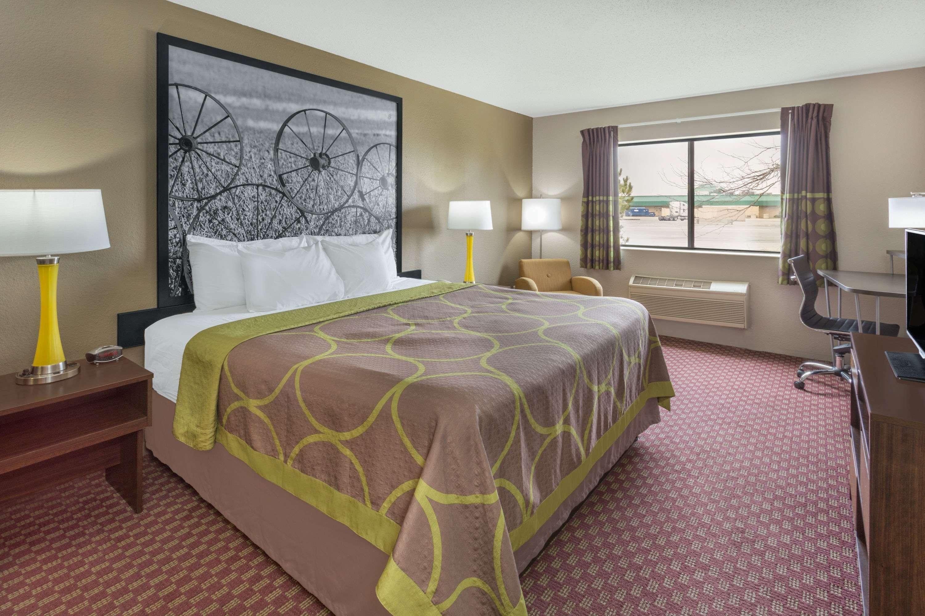 Super 8 By Wyndham Hebron Lowell Area Esterno foto