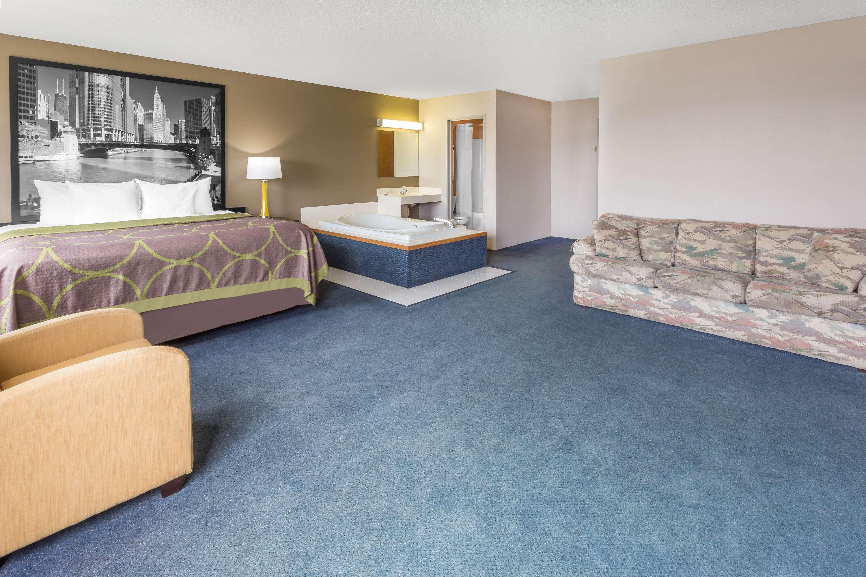 Super 8 By Wyndham Hebron Lowell Area Esterno foto
