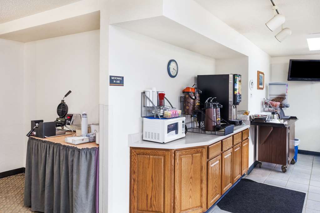 Super 8 By Wyndham Hebron Lowell Area Servizi foto